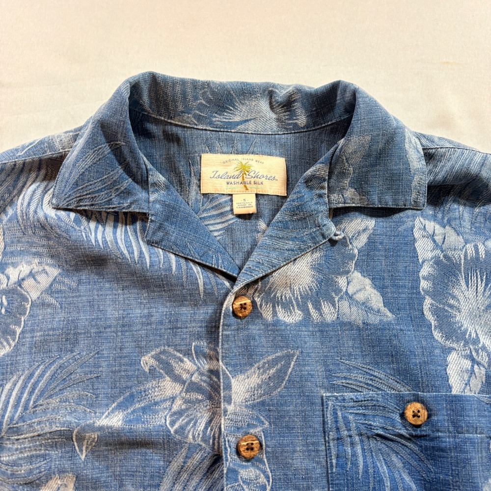 Island Shores Silk Hawaiian Shirt Mens Small Blue Tropical Floral Camp Button Up